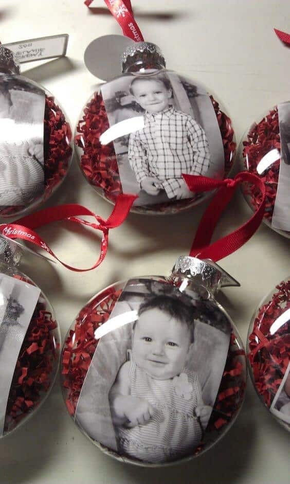 Custom Christmas tree ball ornament with a photo inside. DIY Christmas Ornament Ideas.