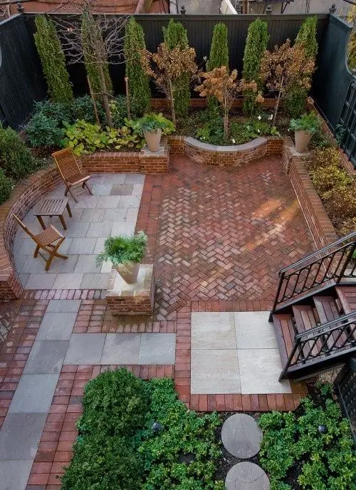 Beautiful small backyard landscape designs can be hard to achieve, as a small yard requires good space management. Gardening, decor and much more on betterthathome.com