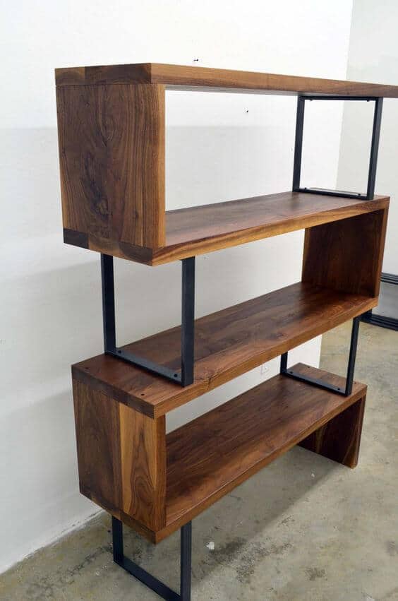 If you're into arts and crafts and great with tutorials to build modern furniture DIY, you are certainly in luck! More DIY, décor and much more on betterthathome.com