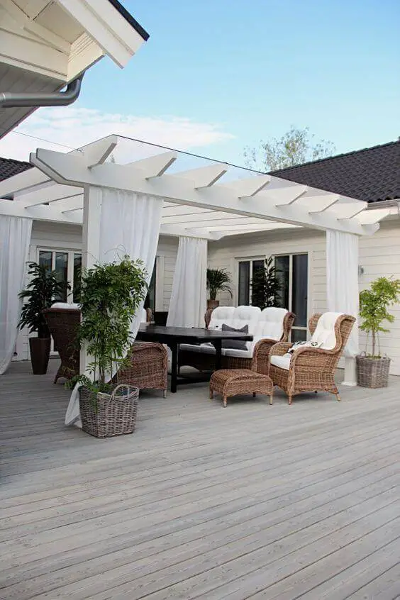 Pergolas are perfect for lounging areas, dining areas or even to protect your hot tub, as you will find among the pictures of pergola designs with roof we found and will present to you. For more ideas go to betterthathome.com