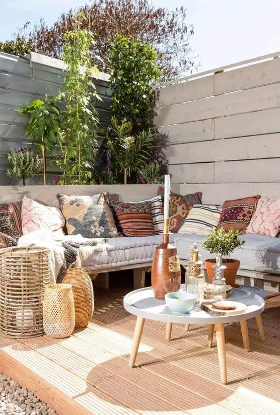 These backyard upgrades on a budget promise to help you in getting the best result with the lowest prices! For other ideas go to betterthathome.com