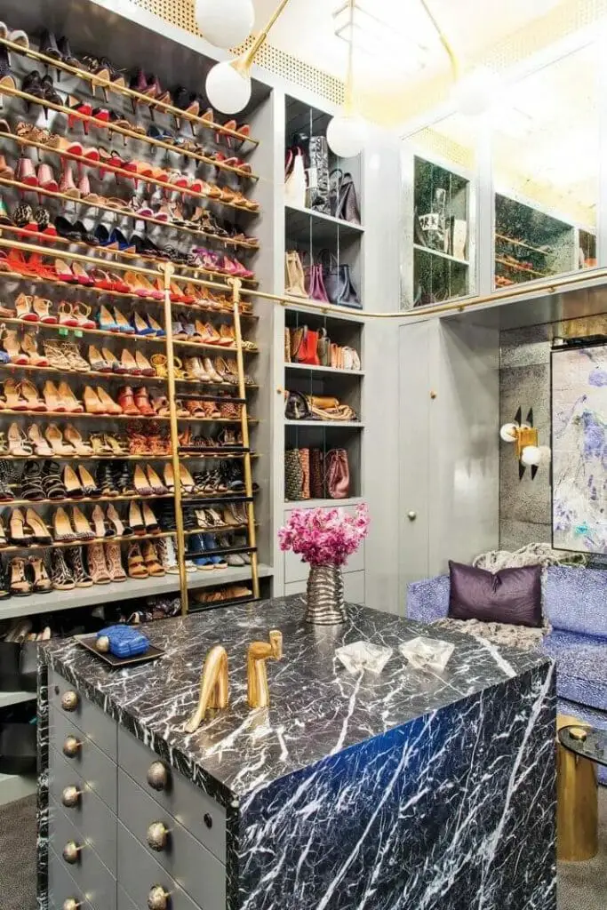 Photo of a Hollywood style luxurious closet design