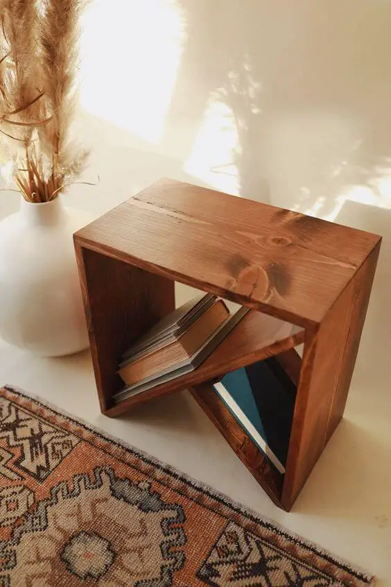 Photo of a DIY modern side table found on Etsy's Pinterest.