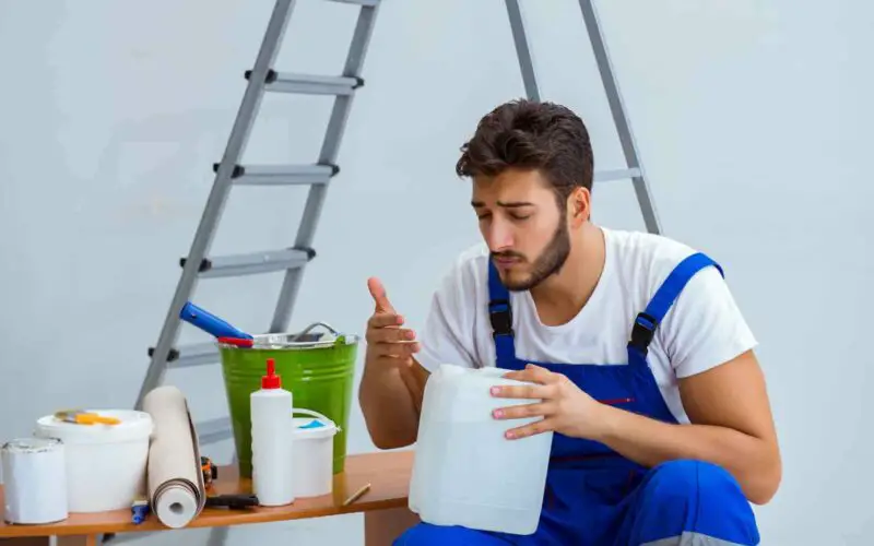 Apartment Smells Like Paint Thinner (Reasons And Solutions)
